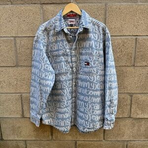 Tommy Jeans Tommy Hilfiger TUM OVZ GRAFFITI AOP DENIM SHIRT Men’s Size M